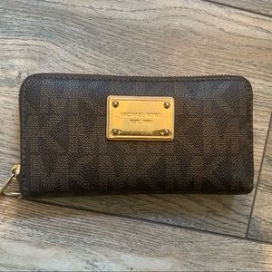 Micheal Kors Wallet